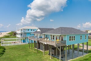 Exterior - 1 Naut On Call - Beachfront, exceptional views and easy beach access!! (Crystal Beach)