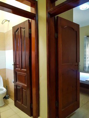 Apartment | Bathroom | Shower, hair dryer, towels