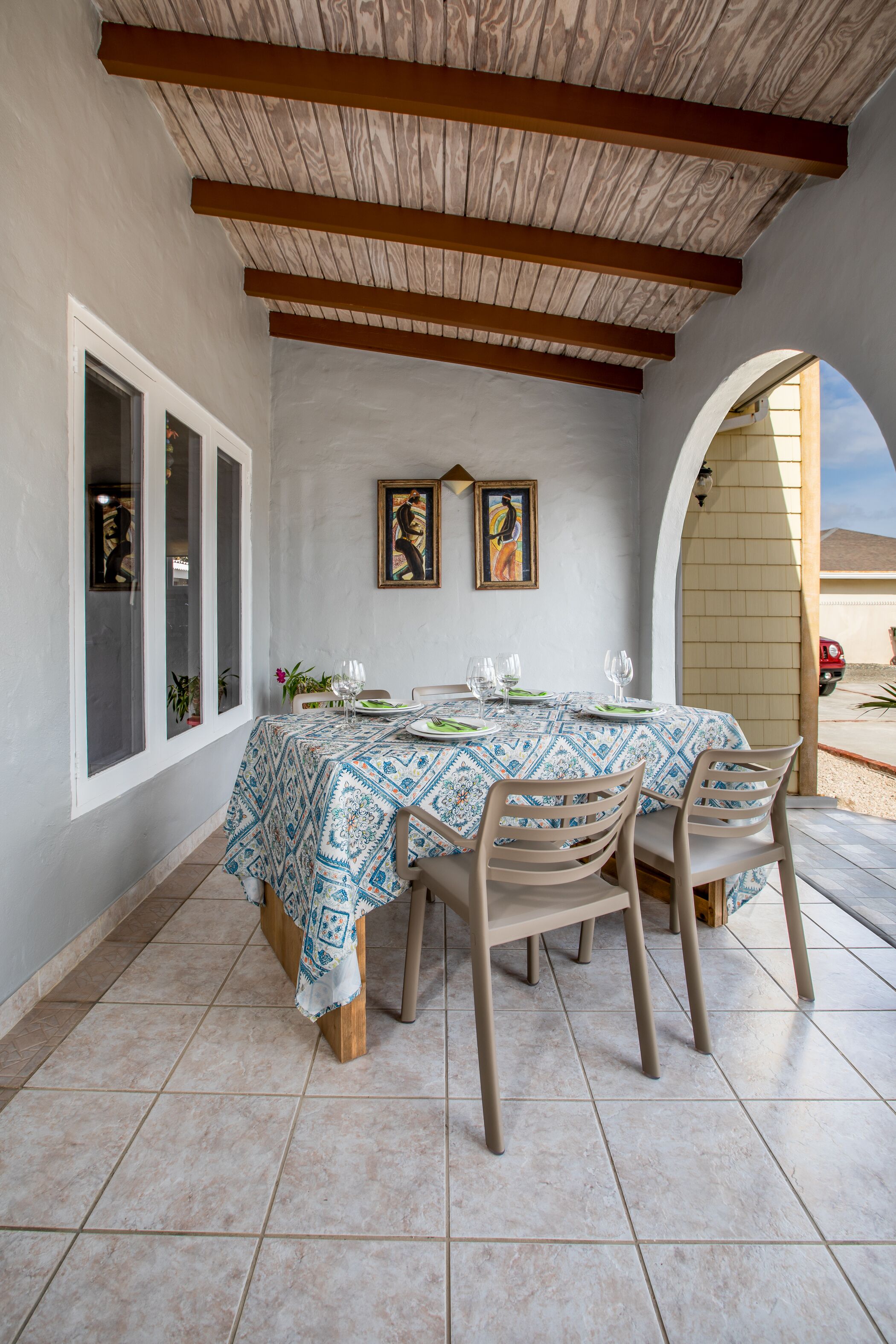 Outdoor dining