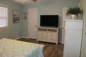 4 bedrooms, WiFi, bed sheets