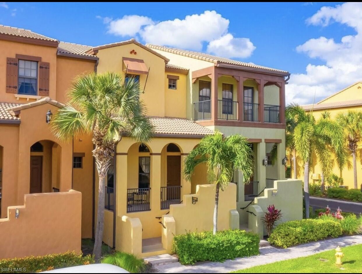  Resort home, walk to it all, swim in two lush resort pools,  