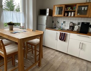 Fridge, microwave, dishwasher, toaster