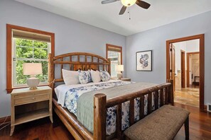 6 habitaciones, escritorio y tabla de planchar con plancha 