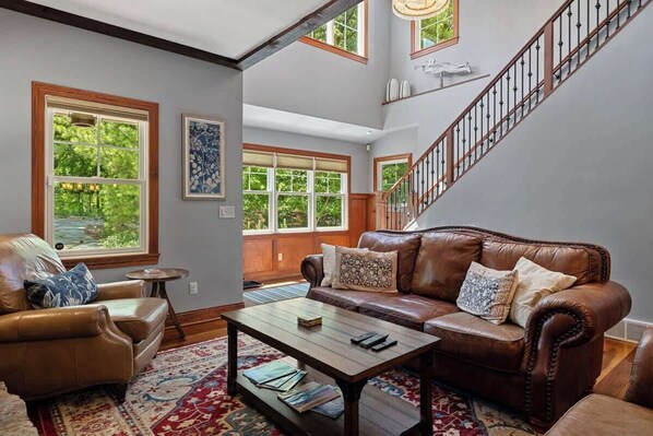 Smart TV, fireplace, offices