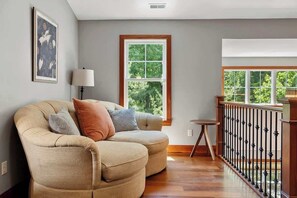 Unclassified image, 4 of 13, button