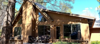 Relax, Golf & Ski - Perfect Mountain Getaway!