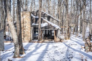 Exterior - 5min to Ski! Bedroom w/o Steps Golden Tee Sun Room (Wintergreen Resort)