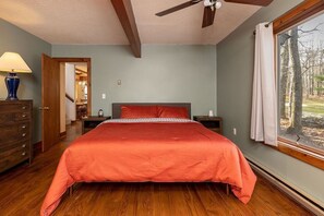 3 habitaciones, tabla de planchar con plancha y cuna de viaje 