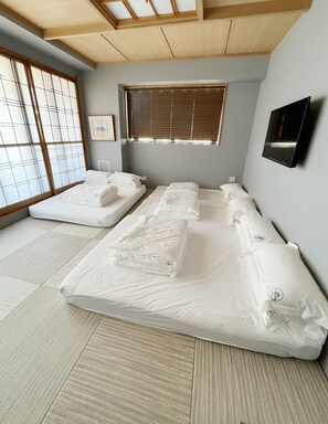 1 habitación, tabla de planchar con plancha, wifi gratis y ropa de cama 