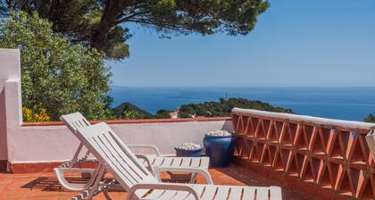 Schönes Appartement mit Meerblick und Pool in SA TUNA/BEGUR