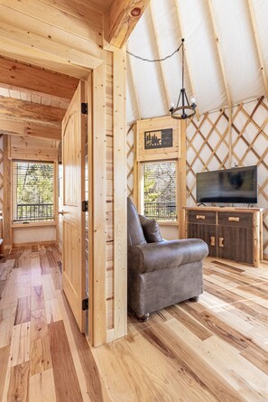 Smart TV, DVD player - McBeary is Cozy, Cute, Luxury Yurt w/ Big Deck, Hot Tub - Next to Dollywood (Pigeon Forge)