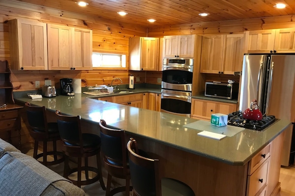 open floor plan perfect for small gathering