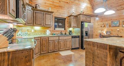 "Wish You Were Here", Where Luxury & Location Meet - 5bd, 3ba