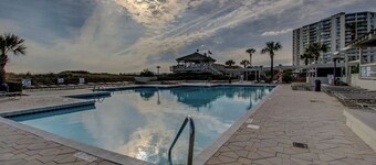 Romantic Getaway II w/ WiFi in Oceanfront Gated Resort - 1 Bedroom Lodge