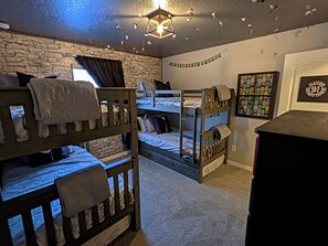 5 Schlafzimmer, Bügeleisen/Bügelbrett, Reisekinderbett, kostenloses WLAN
