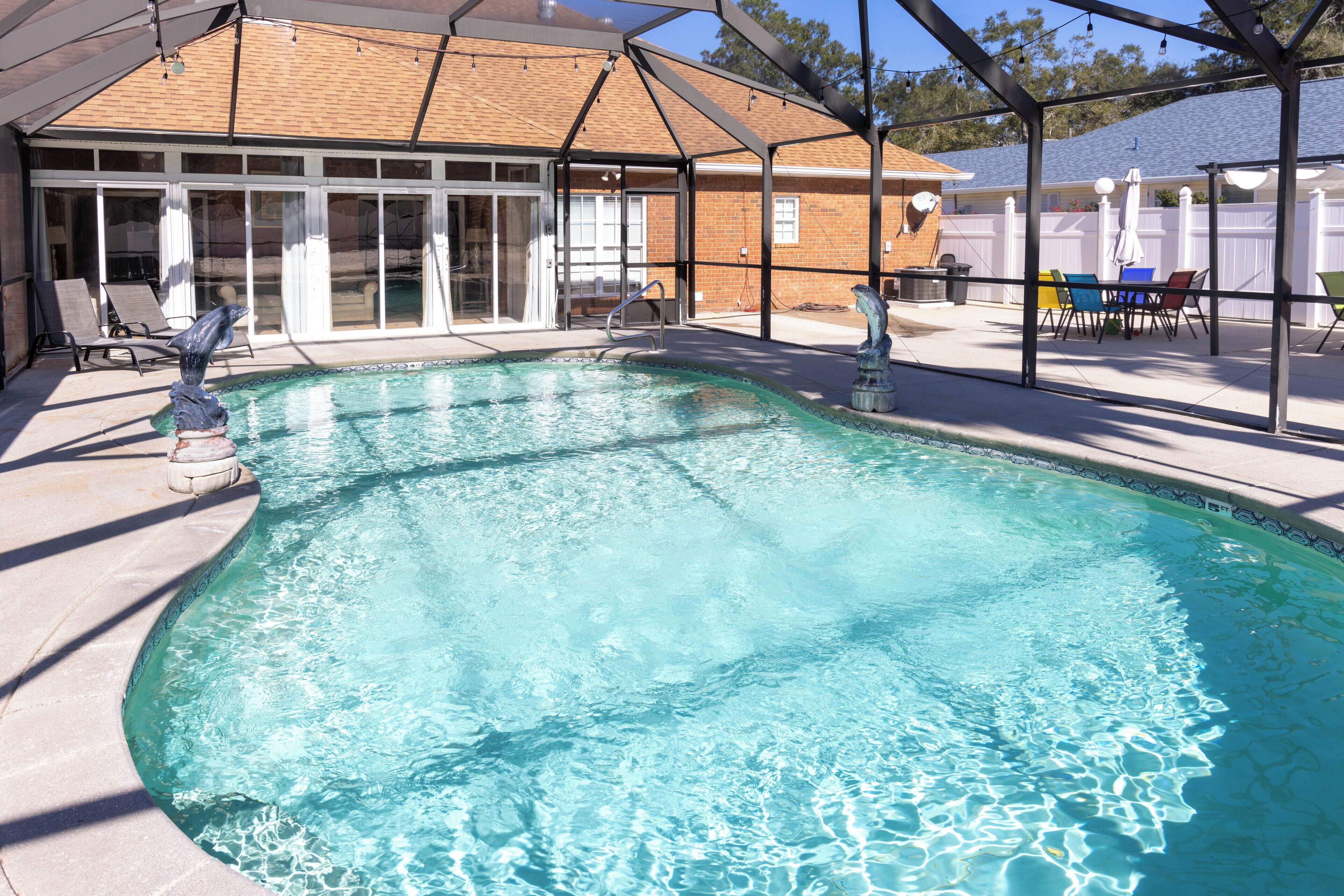 Family Daze- HUGE Home, Private Pool!  $50 Gas Card For Stays In Sept '24!!