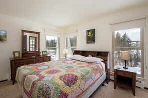 3 Schlafzimmer, Bügeleisen/Bügelbrett, Reisekinderbett, WLAN