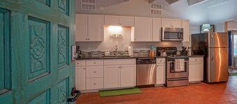 #2 in Old Town, 2bd/2ba, near I-40