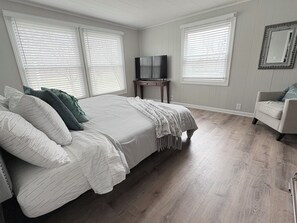 3 bedrooms, iron/ironing board, travel crib, free WiFi