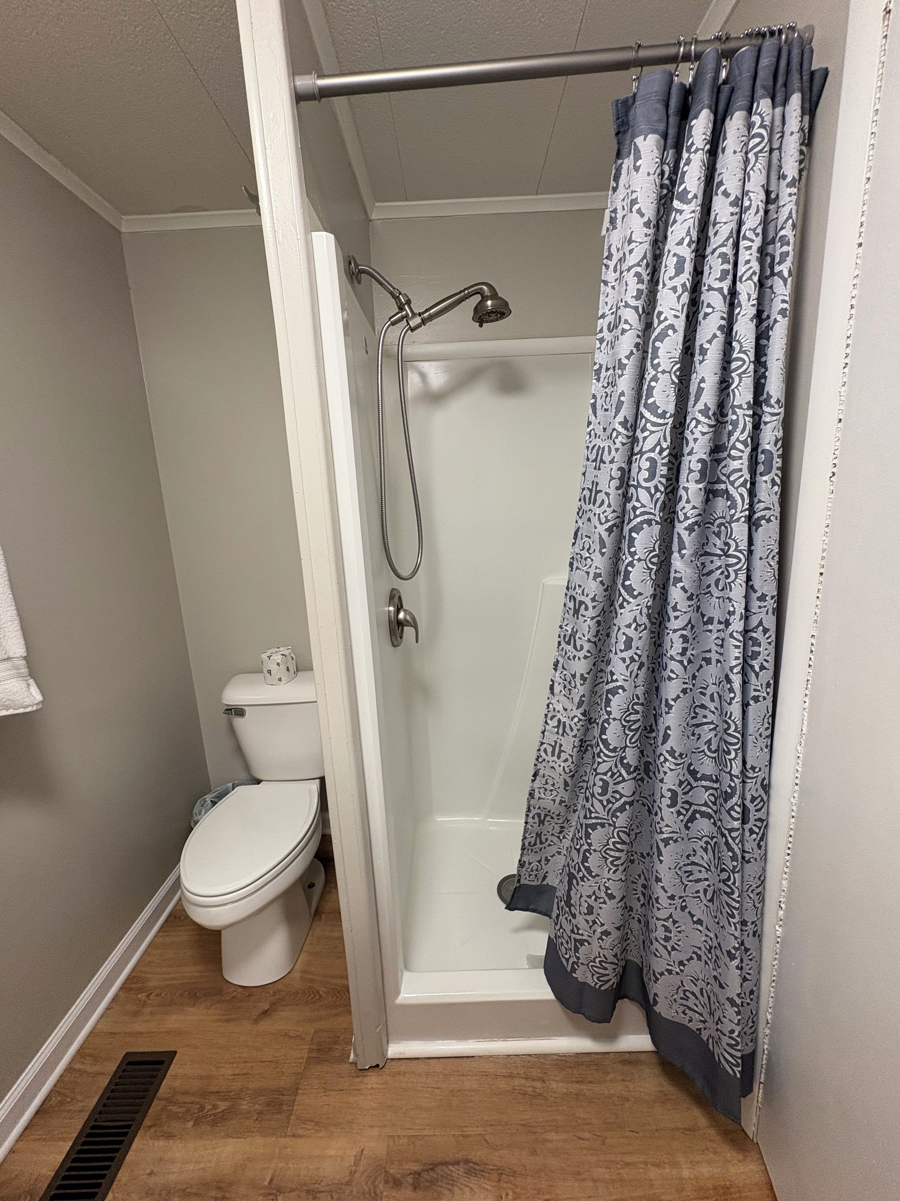 Master bathroom 