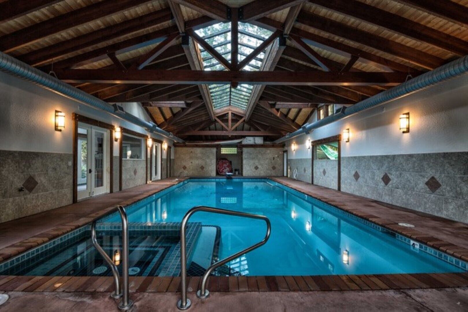 屋内プール、温水プール