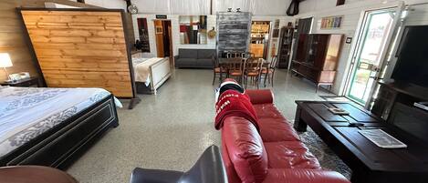 Iron/ironing board, free WiFi, bed sheets