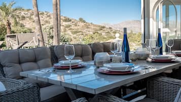 Outdoor dining