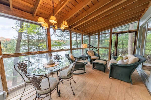 TV, fireplace, offices