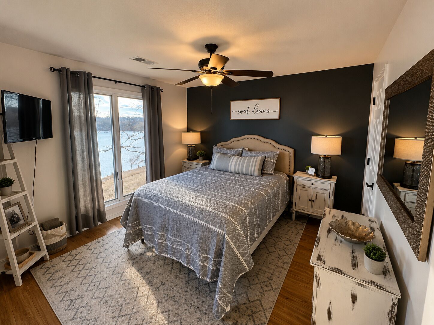 2 bedrooms, travel crib, WiFi, bed sheets