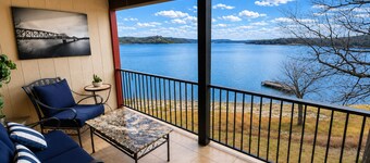Beautiful 2 Bdrm - Sleeps 8 Condo w/Gorgeous Lake View! Close to Dogwood Canyon!