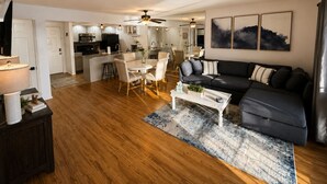 Unclassified image, 3 of 15, button - Beautiful 2 Bdrm - Sleeps 8 Condo w/Gorgeous Lake View! Close to Dogwood Canyon! (Kimberling City)
