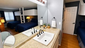 2 bedrooms, travel crib, WiFi, bed sheets