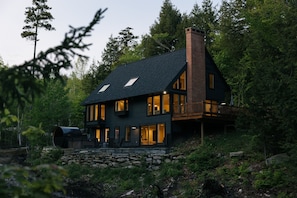 Exterior - Heated Pool, Hot Tub, Sauna, EV Charging & more! (Winhall)