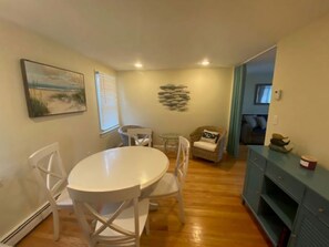 Dining - Coastal home walking distance to 2 beaches. Sleeps 4. (Yarmouth)