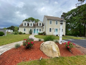 Exterior - Coastal home walking distance to 2 beaches. Sleeps 4. (Yarmouth)