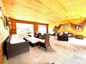 Interior - Quarter Deck- 2 Bedroom- In-Town and Near the Beach, Pet Friendly! (Port Aransas)