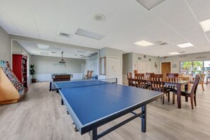 Game room - Condo# 414 2 Bed/2 bath Condo Steps to Siesta Key Beach! (Sarasota)