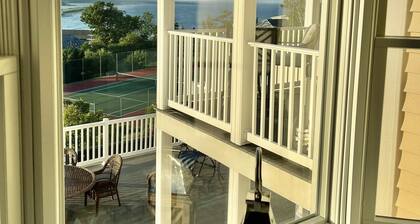 One bedroom third floor unit at The Lookout