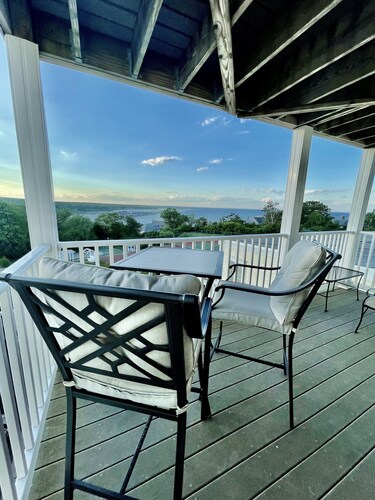 One bedroom third floor unit at The Lookout