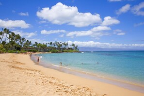 Beach nearby, sun loungers, beach towels