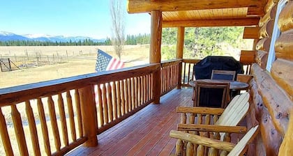Legacy Lodge - Log Home Retreat - 5 bed 2 bath with stunning mountain views !!