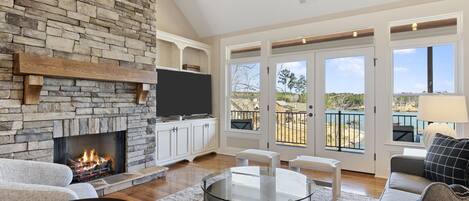 تلفزيون ذكي، مدفأة، تنس طاولة