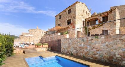 VILLA PANDORA luxury rustic house with pool