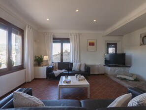 TV - VILLA PANDORA luxury rustic house with pool (Tossa de Mar)