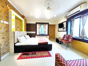 Deluxe Double Room - Goroomgo Sai Sandpiper Puri (Puri)