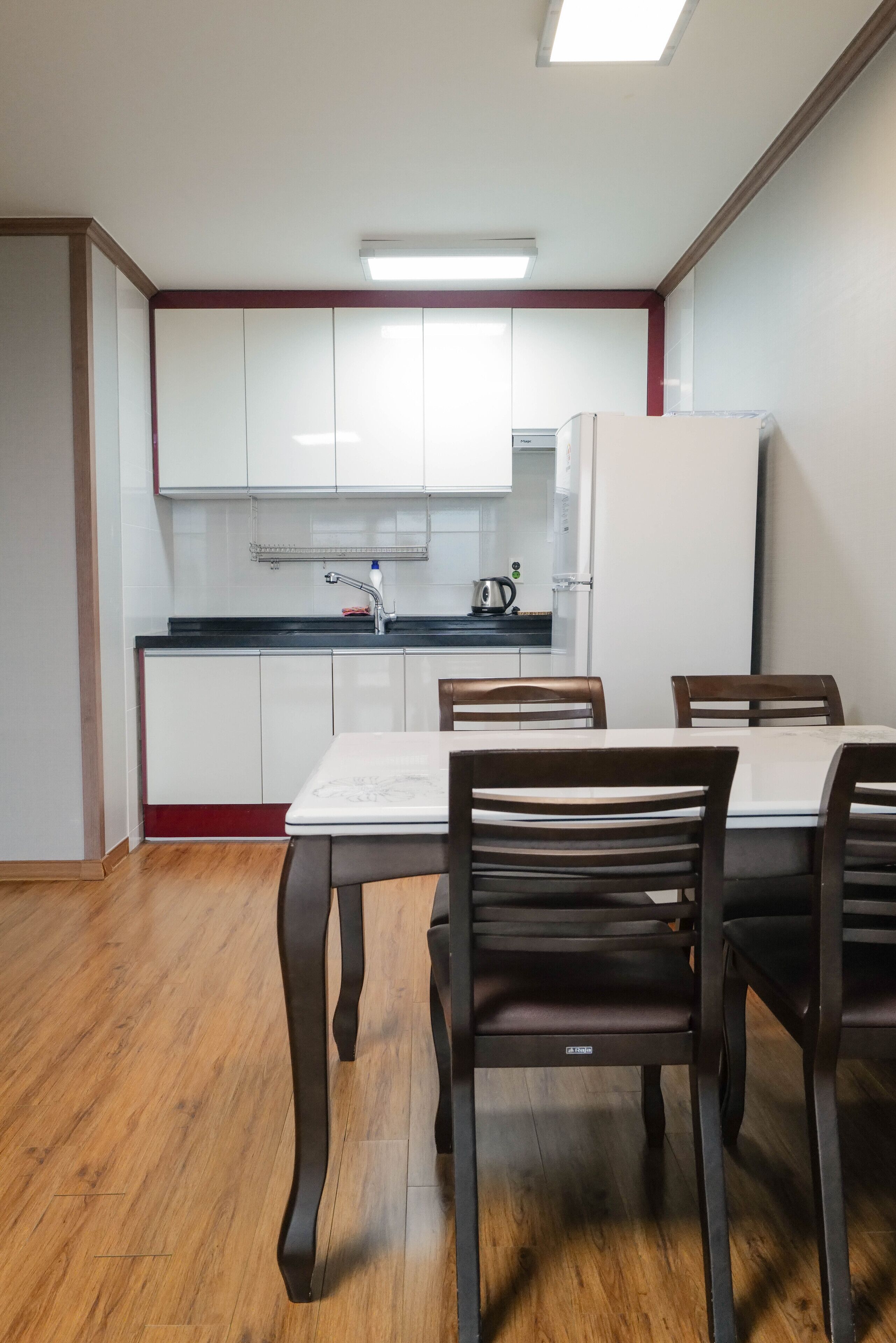 room (condo type) | in-room dining