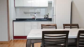Room (Condo Type) | In-room dining