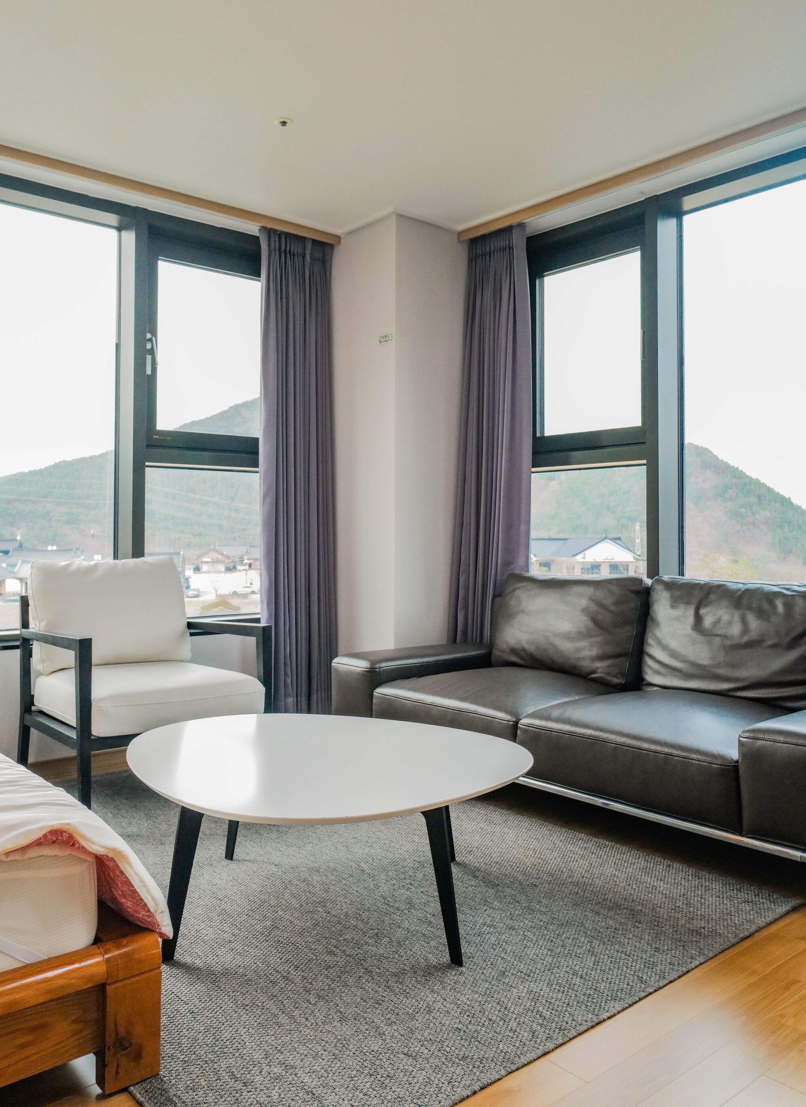 deluxe twin room, non smoking (suite) | desk, free wifi, bed sheets