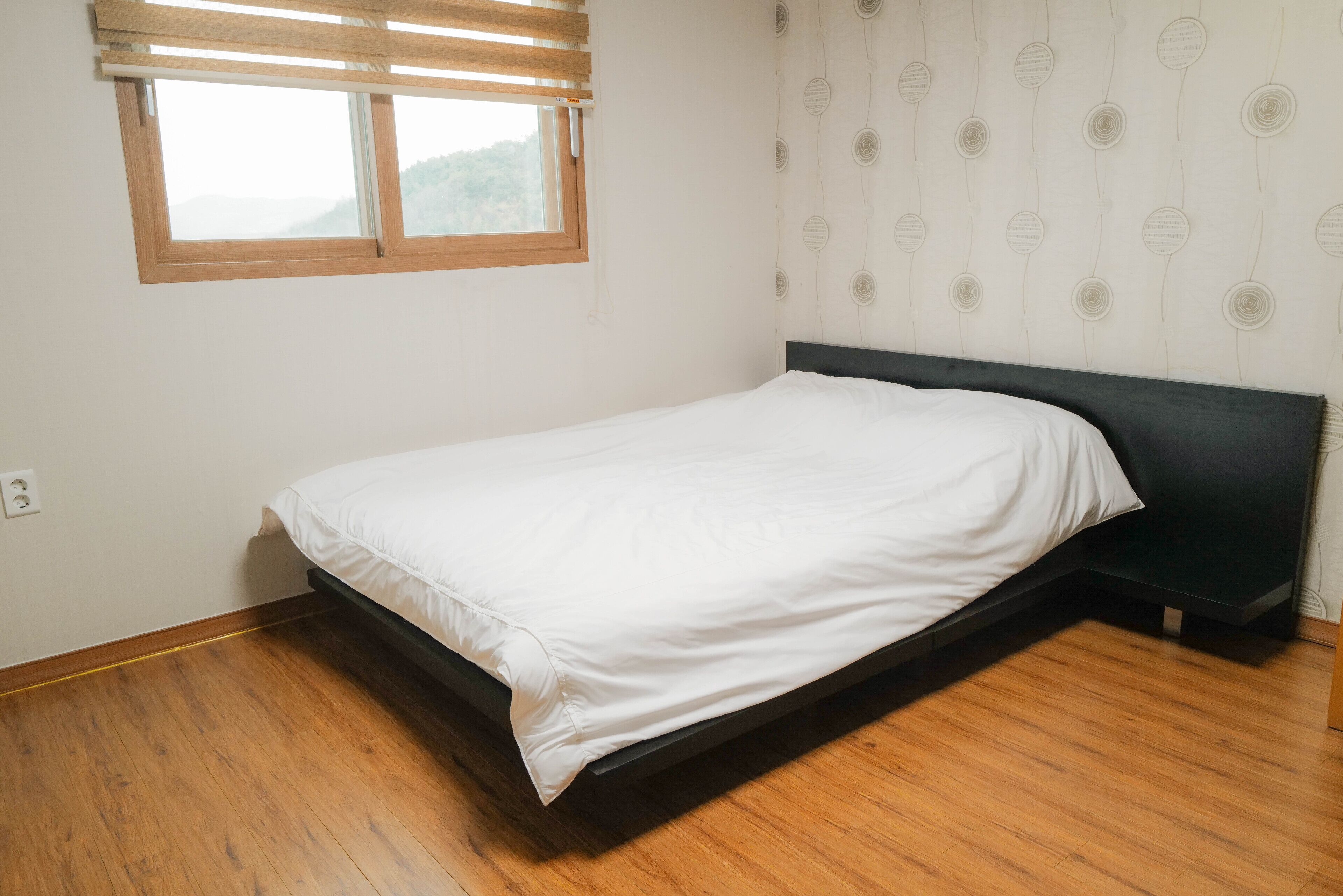 room (condo type) | desk, free wifi, bed sheets