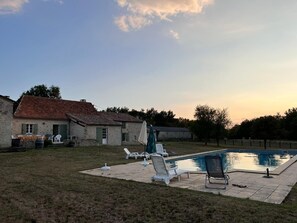 Outdoor pool - Serene périgourdine with equestrian facilities and immediate access to forest (Saint-Méard-de-Gurçon)